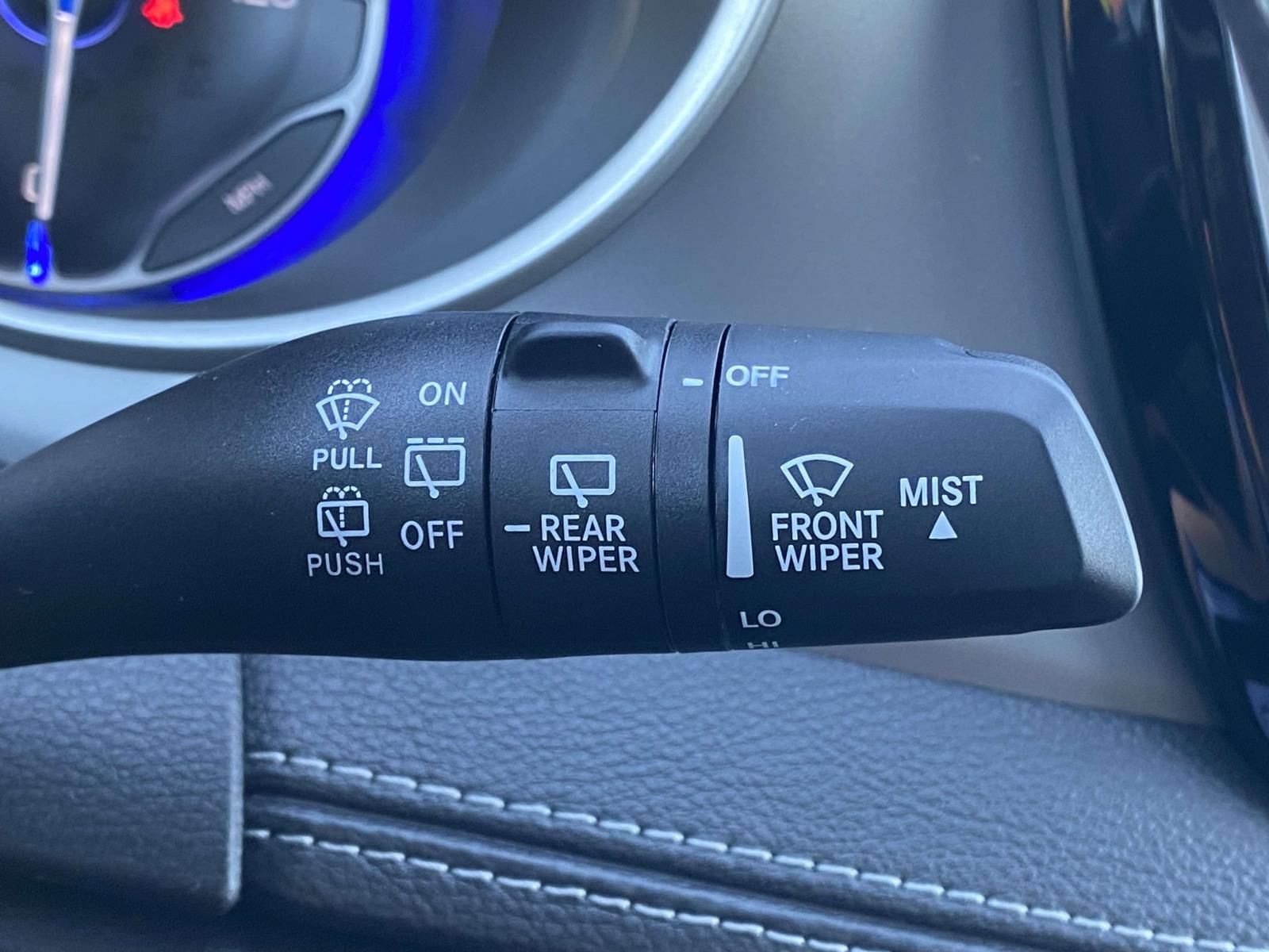 New 2027 Chrysler Pacifica Select FWD image 23