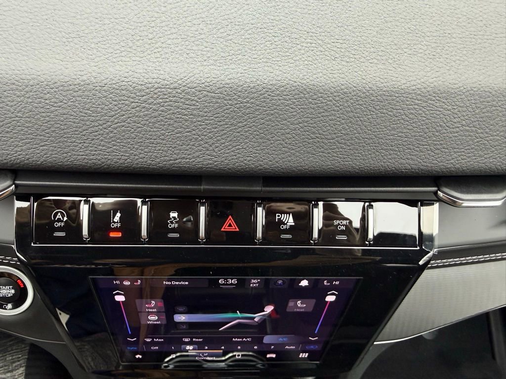 New 2025 Jeep Grand Cherokee Laredo w/ Luxury Tech Group I image 21