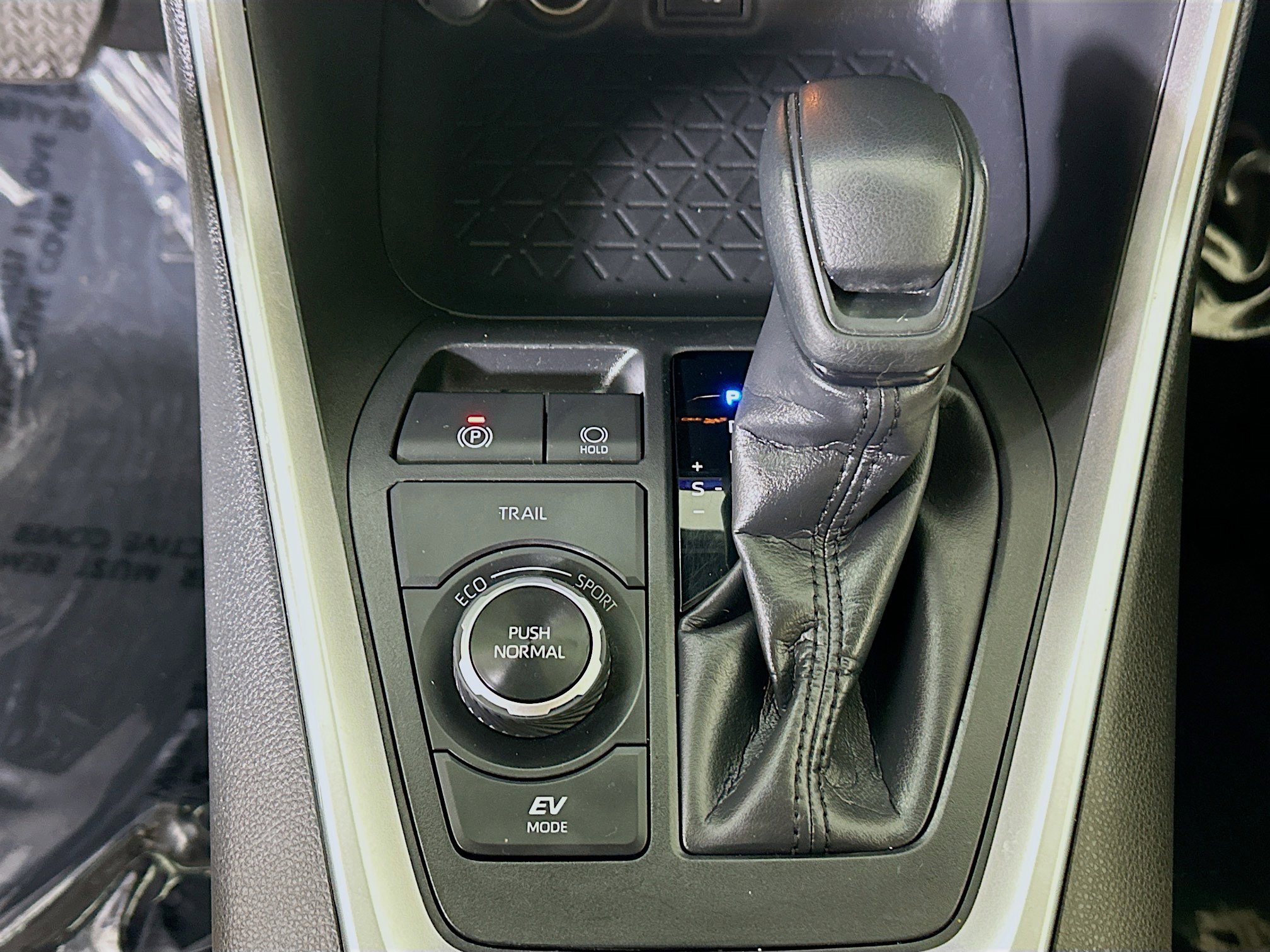 Certified 2025 Toyota RAV4 LE image 20