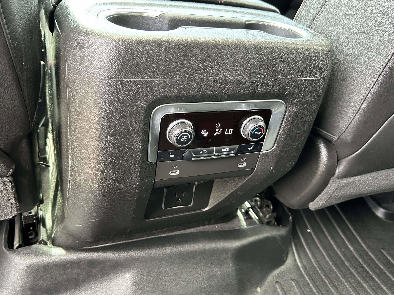 Used 2021 Chevrolet Tahoe High Country w/ Premium Package AWD/4WD image 15
