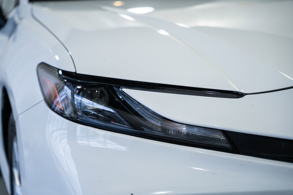 Used 2025 Toyota Camry LE image 11