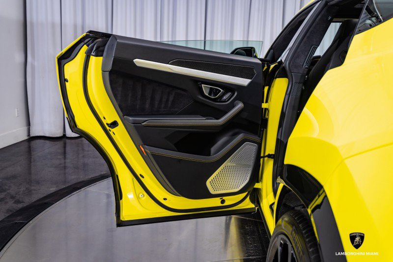 Used 2019 Lamborghini Urus image 47