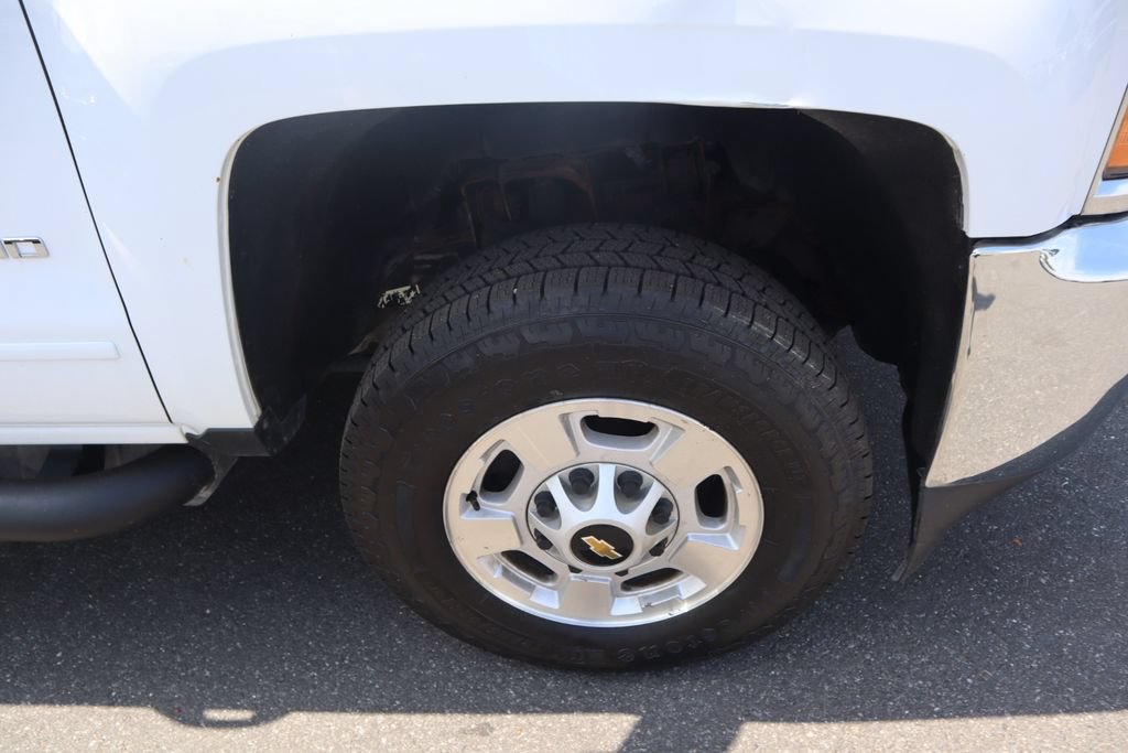Used 2019 Chevrolet Silverado 2500 LT AWD/4WD image 11