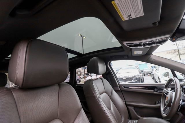 Used 2018 Porsche Macan AWD/4WD image 39