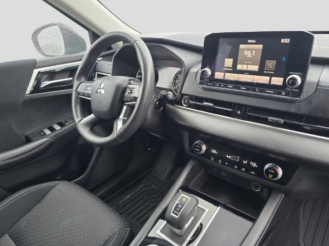 Used 2022 Mitsubishi Outlander ES FWD image 11