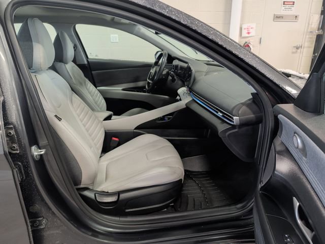 Used 2023 Hyundai Elantra Limited image 33
