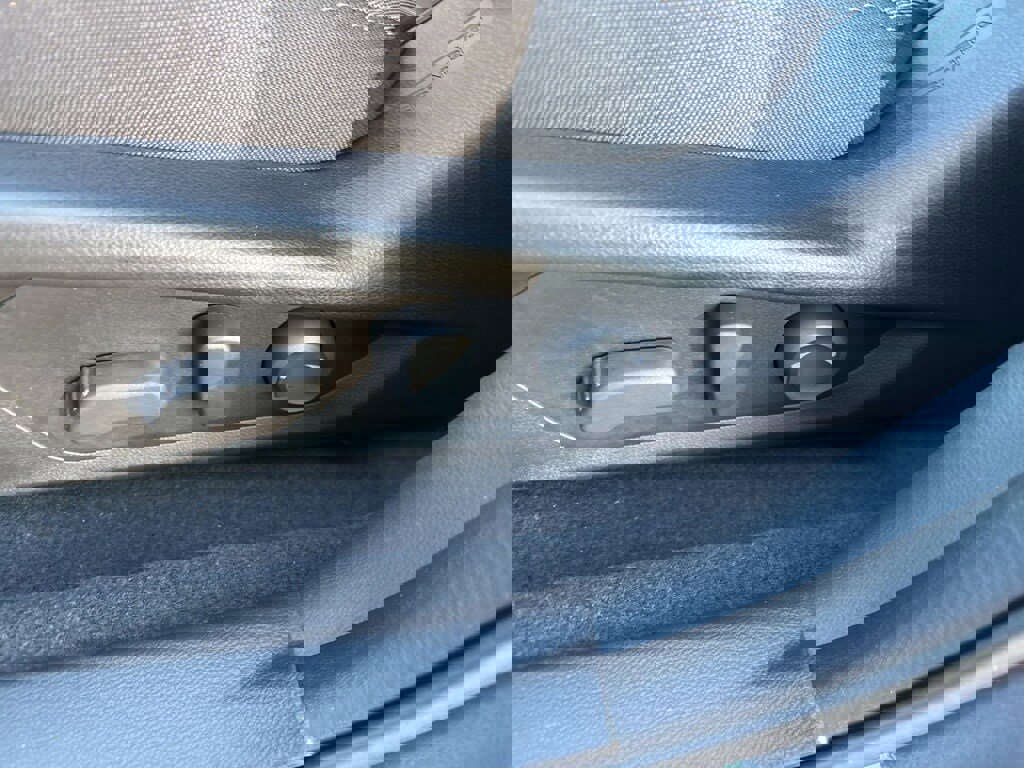 New 2025 Subaru Crosstrek 2.0i Premium image 18