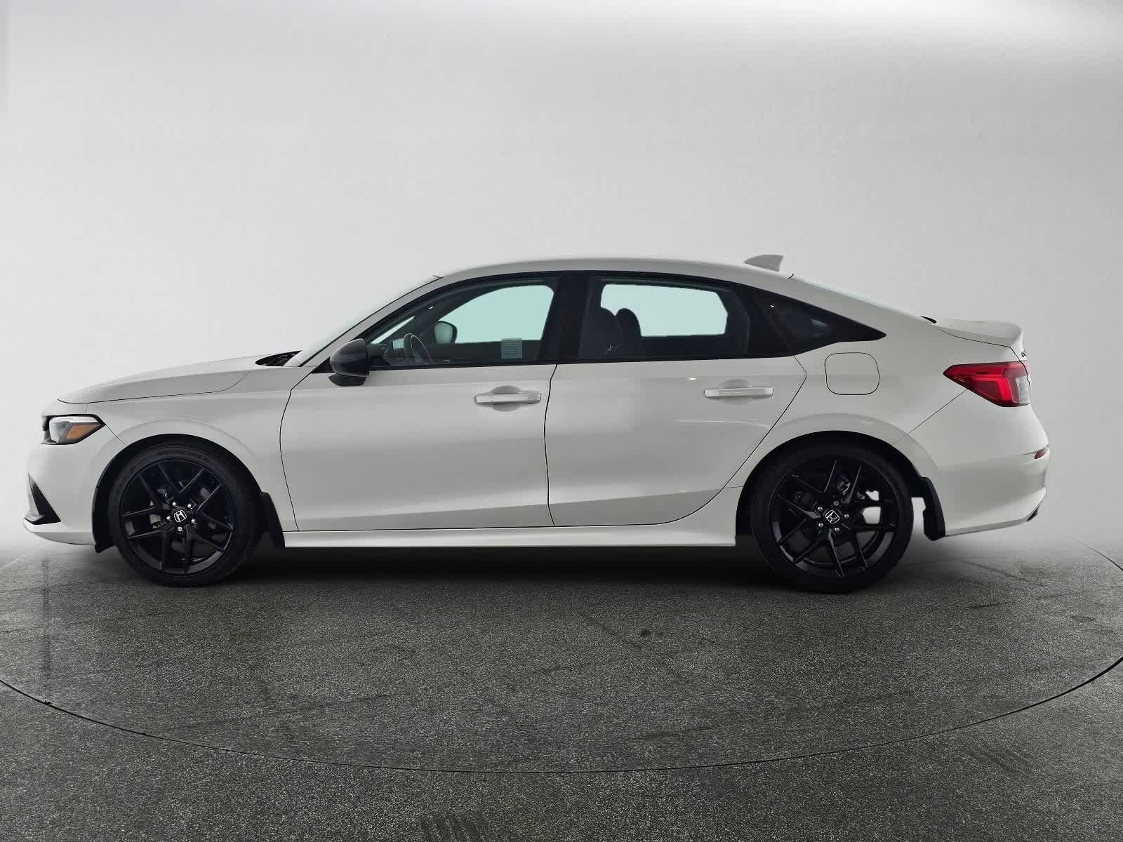 Used 2023 Honda Civic Sport image 6