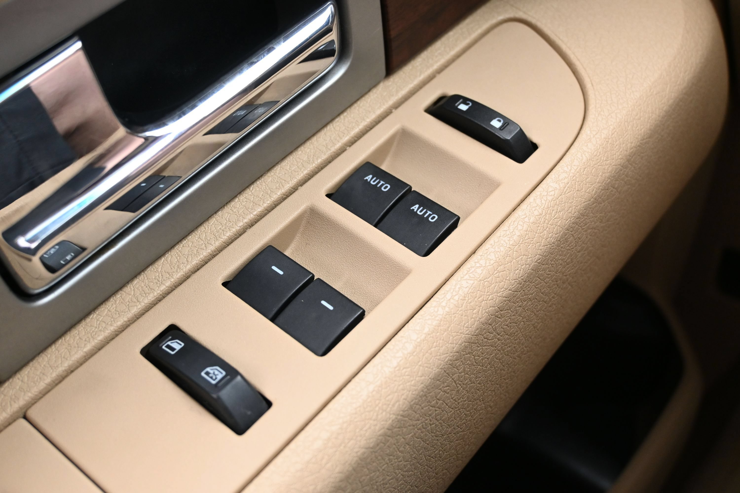Used 2013 Ford F150 King Ranch w/ King Ranch Luxury Pkg RWD image 25