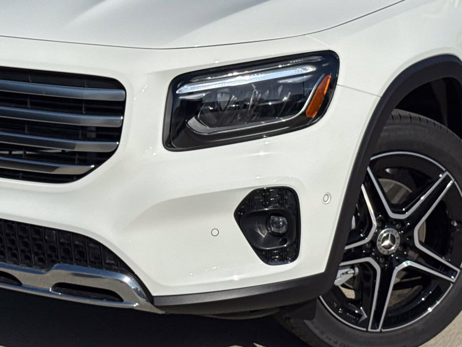 New 2026 Mercedes-Benz GLB 250 4MATIC image 3