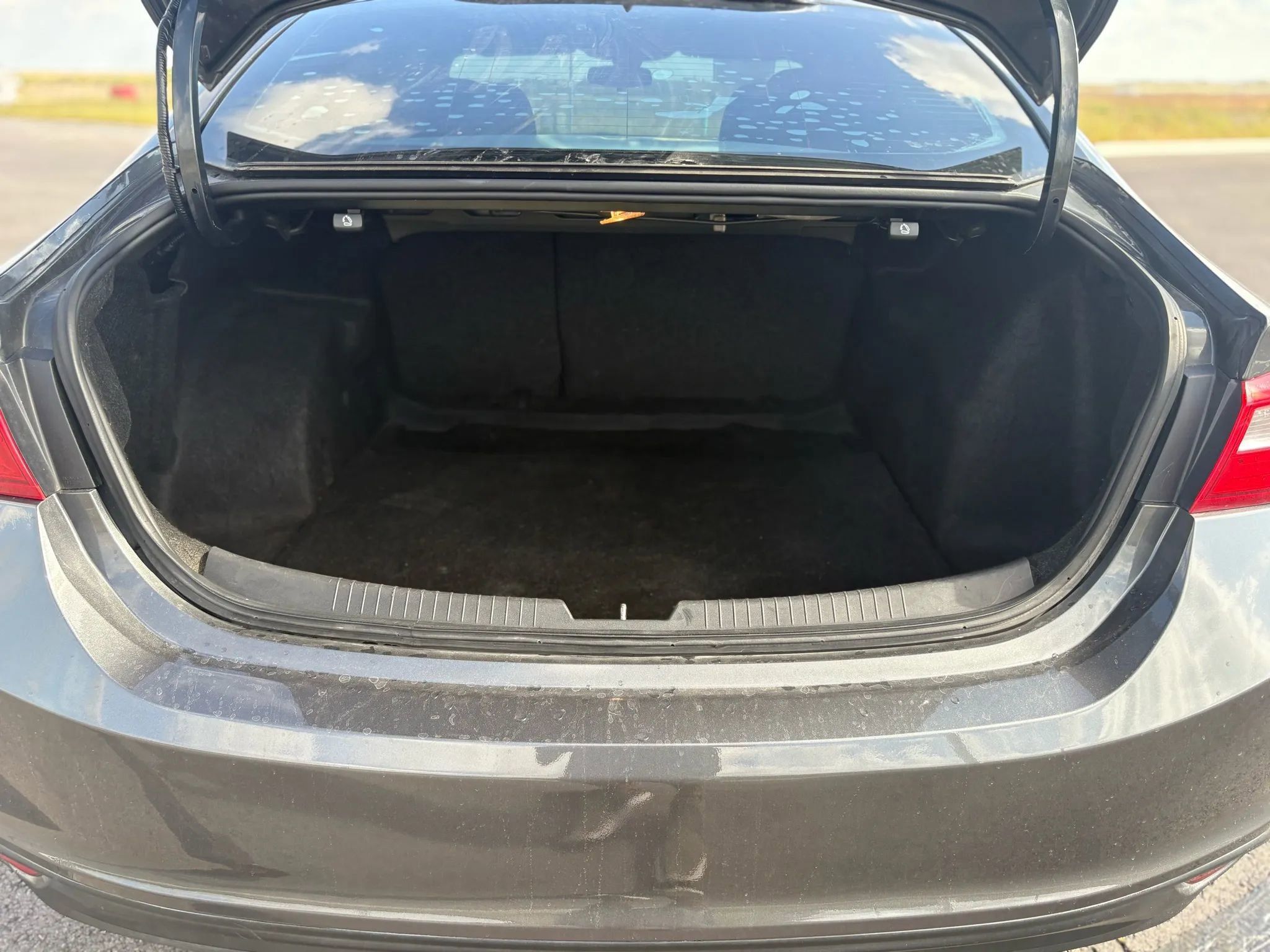 Used 2018 Chevrolet Malibu LT image 14