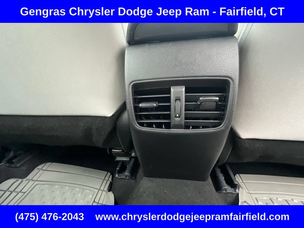 Used 2026 Toyota Corolla Cross L AWD/4WD image 25