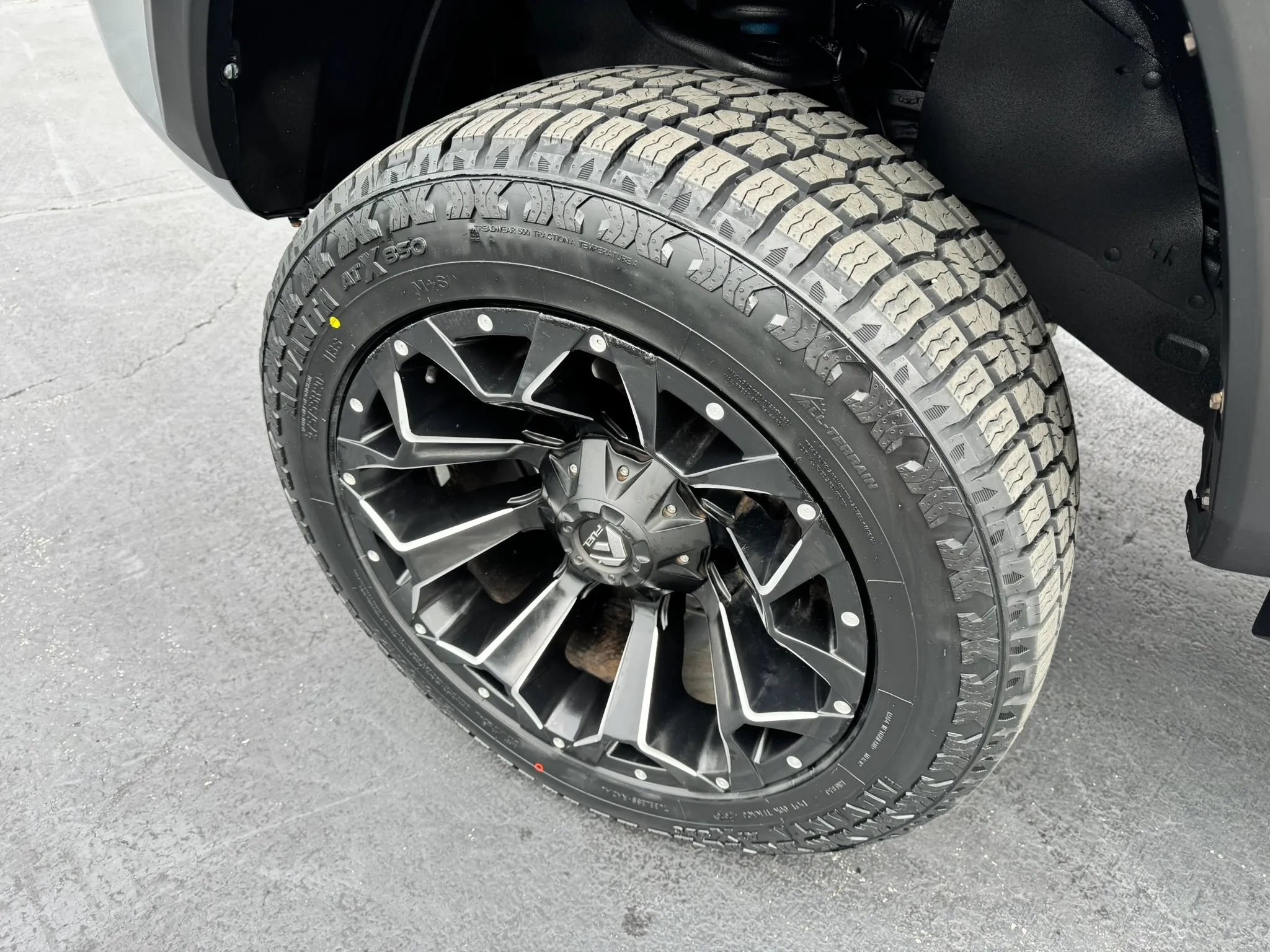 Used 2018 Toyota Tacoma TRD Off-Road w/ Technology Package AWD/4WD image 41