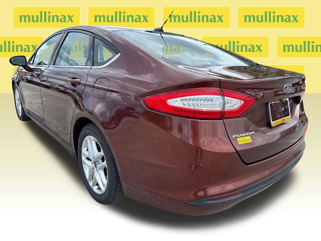 Used 2016 Ford Fusion SE FWD image 8