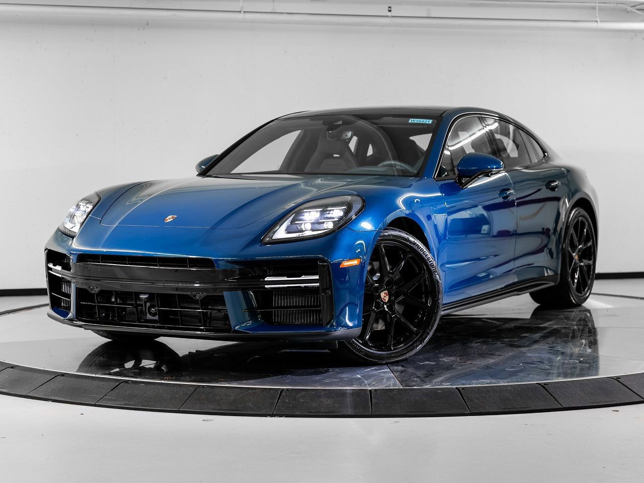 New 2026 Porsche Panamera 4 image 1