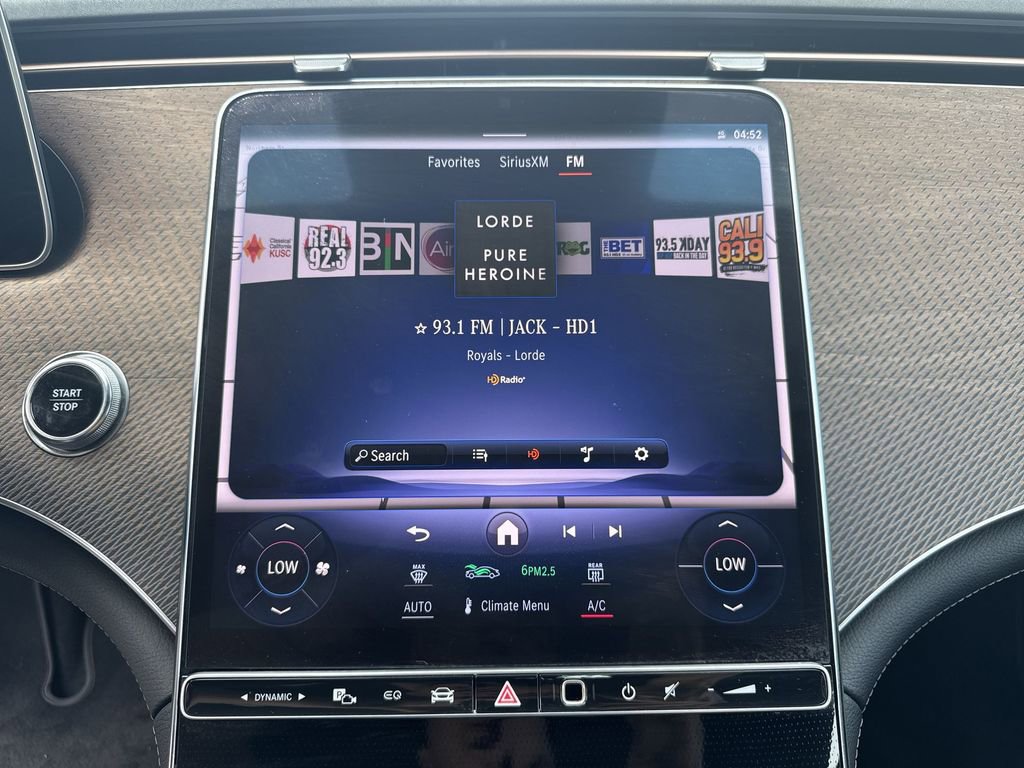 Used 2023 Mercedes-Benz EQE 500 4MATIC Sedan w/ Exclusive Trim Package image 12