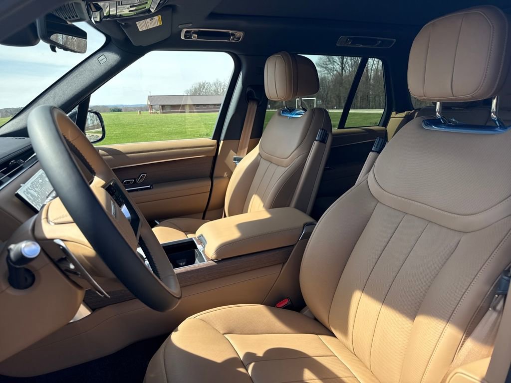 New 2026 Land Rover Range Rover SE image 10