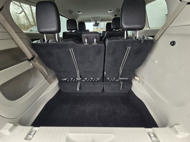 Used 2024 Chrysler Pacifica Touring-L image 10