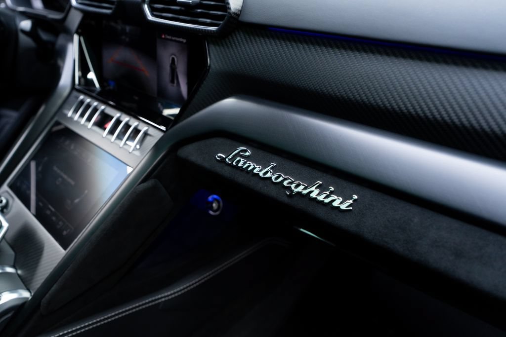 Used 2023 Lamborghini Urus Performante AWD/4WD image 47