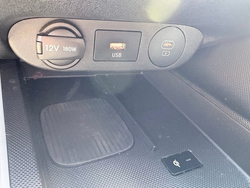 Used 2024 Hyundai Elantra Limited FWD image 20