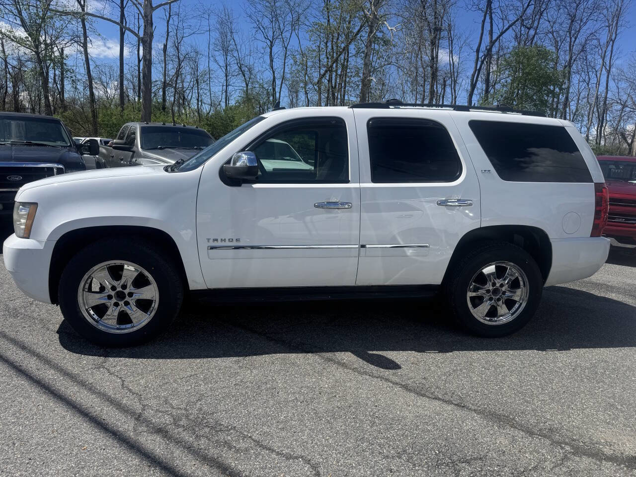 Used 2010 Chevrolet Tahoe LTZ AWD/4WD image 2