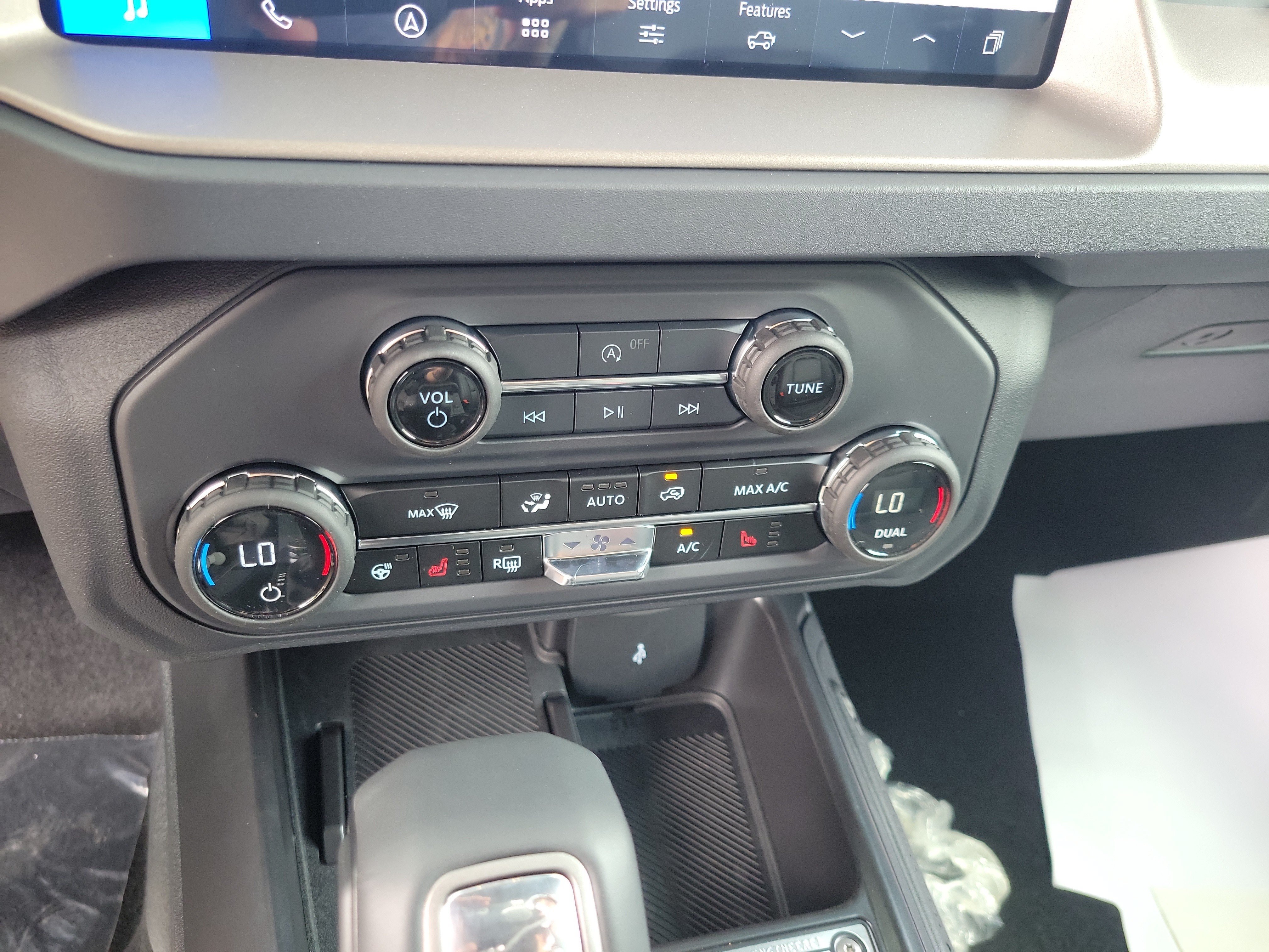 New 2026 Ford Bronco Outer Banks w/ Black Appearance Package AWD/4WD image 26