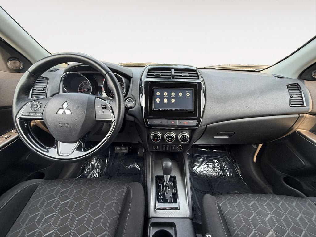 Used 2021 Mitsubishi Outlander Sport SE FWD image 11