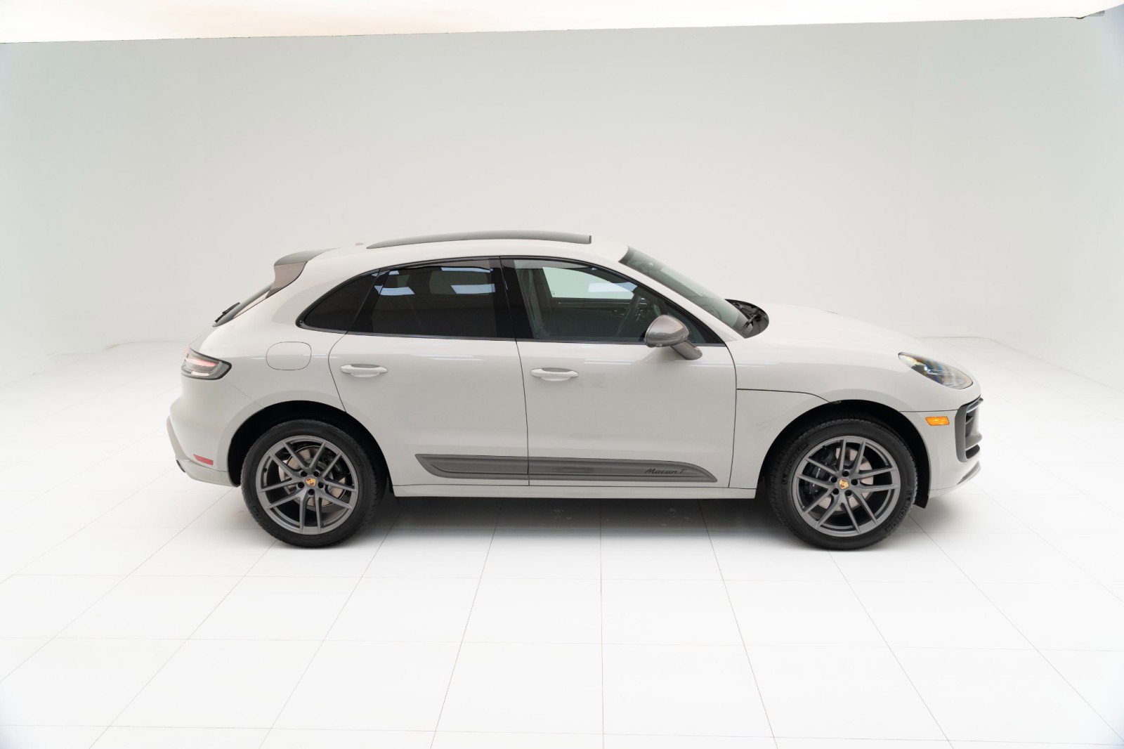 New 2025 Porsche Macan Turbo image 8