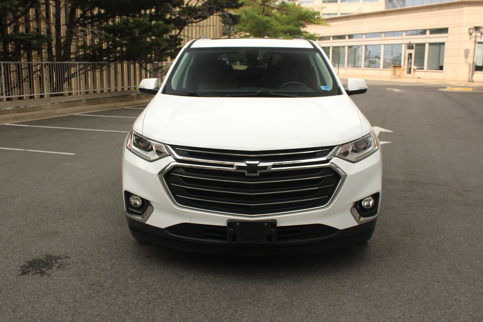 Used 2019 Chevrolet Traverse LT w/ LT Premium Package AWD/4WD image 3