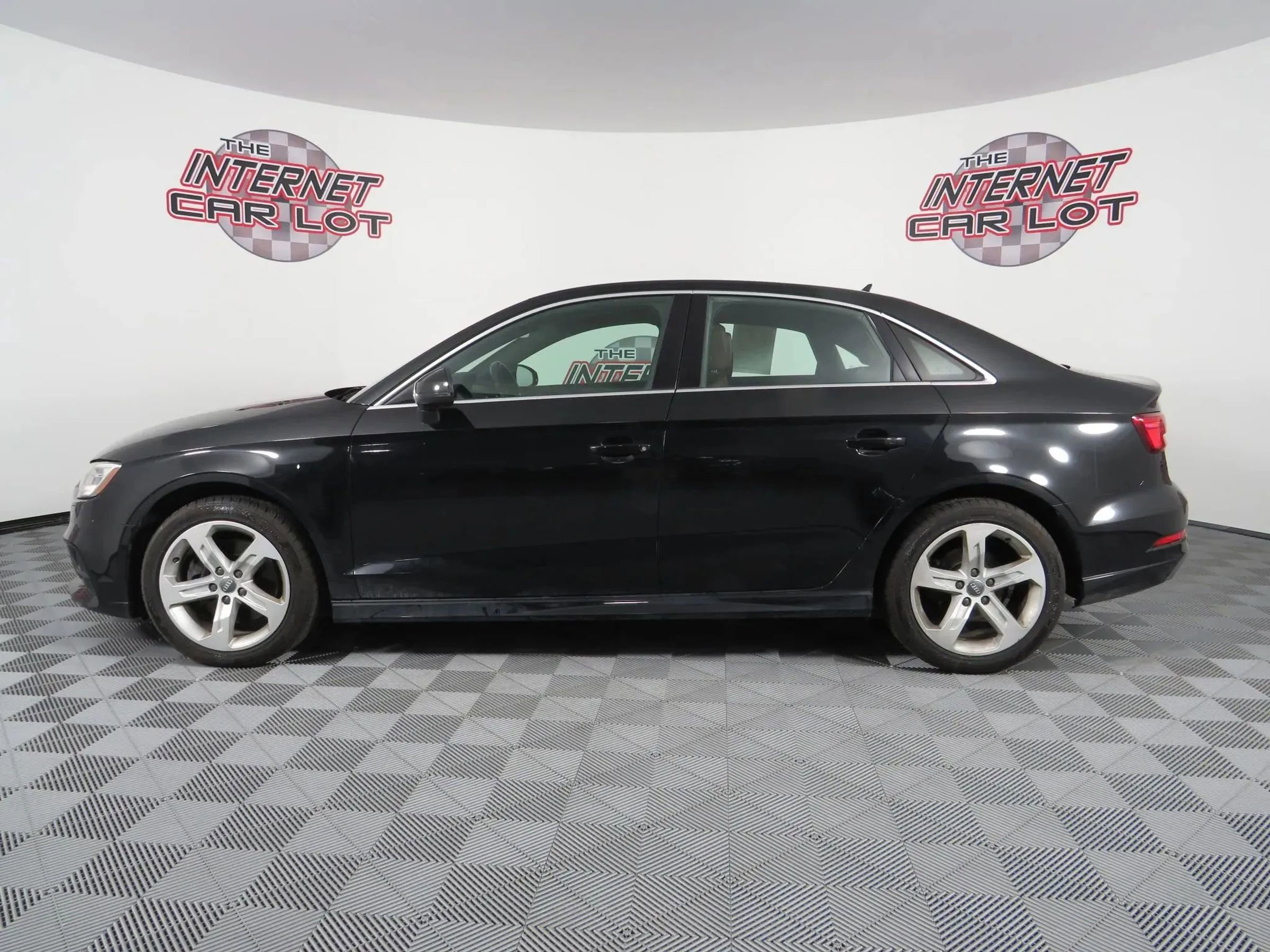 Used 2018 Audi A3 2.0T Premium Plus w/ Premium Plus Package image 4