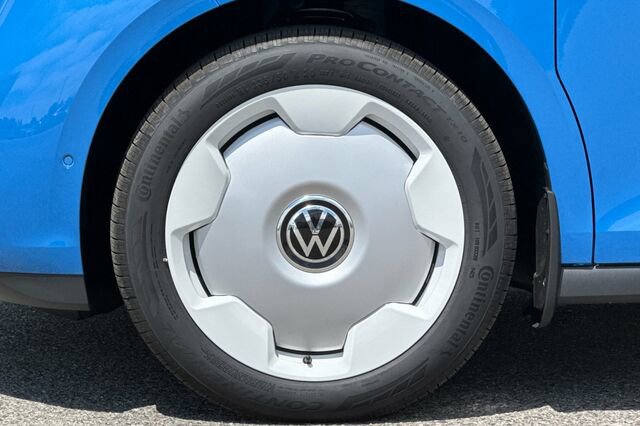 New 2025 Volkswagen ID. Buzz 1st Edition image 27