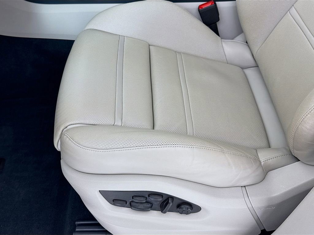 Certified 2022 Porsche Cayenne Turbo image 14