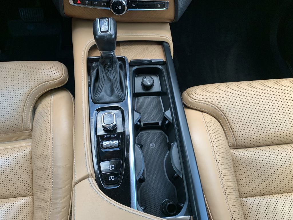 Used 2016 Volvo XC90 T6 Inscription w/ Vision Package image 13