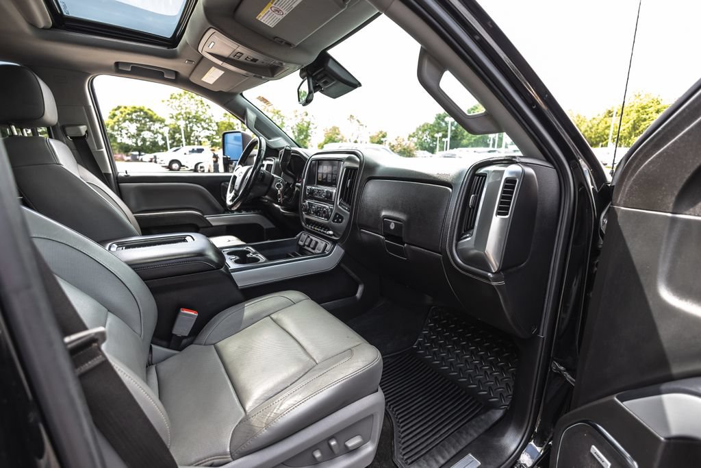 Used 2017 Chevrolet Silverado 3500 LTZ w/ Midnight Edition AWD/4WD image 27