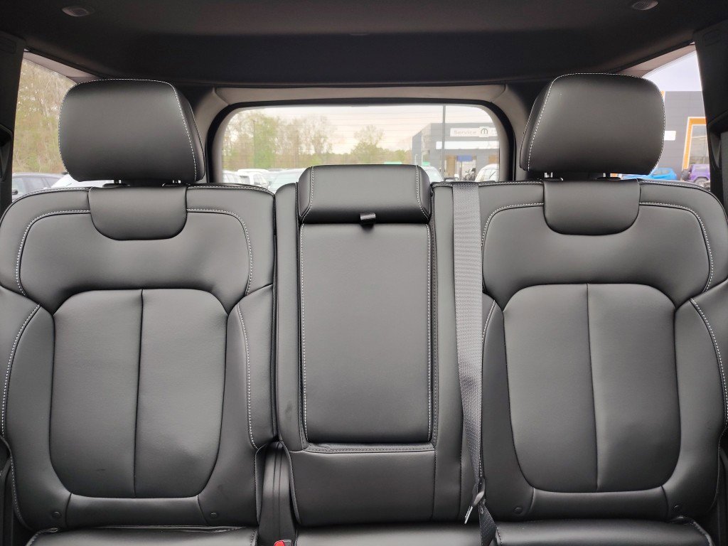 New 2025 Jeep Grand Cherokee Limited AWD/4WD image 30