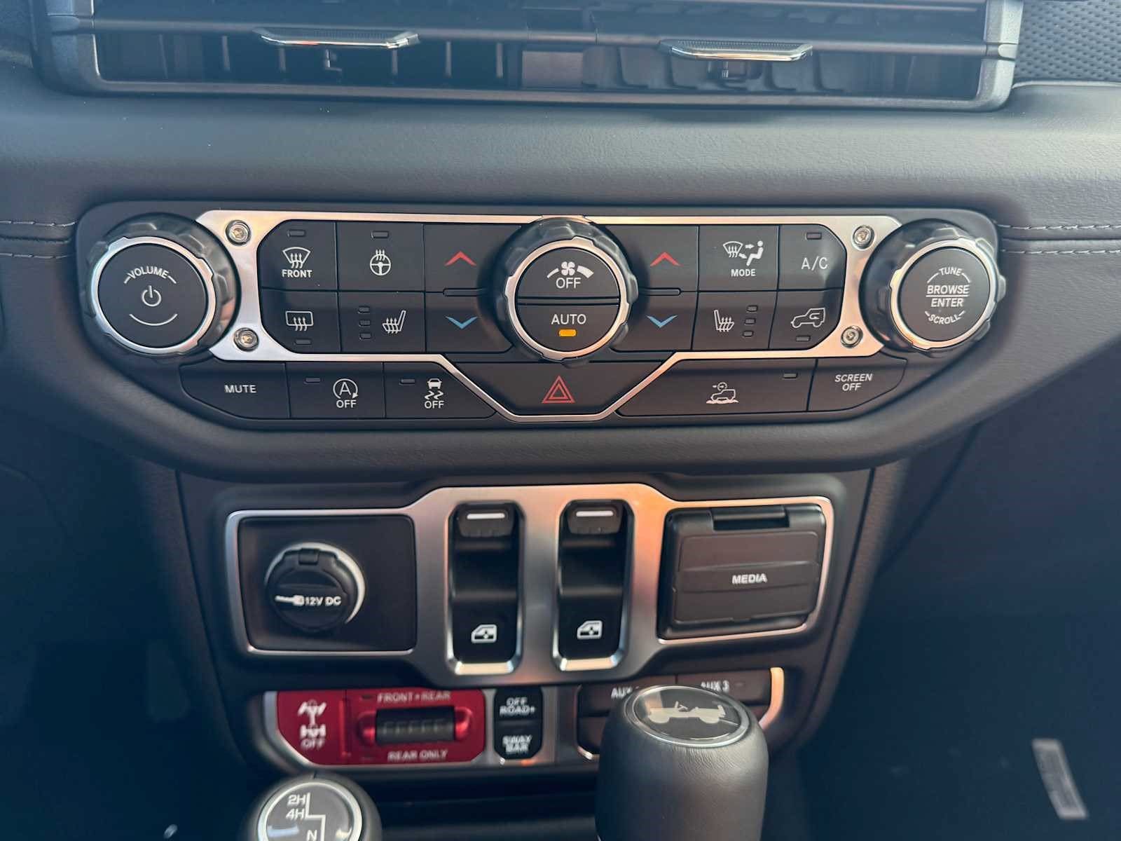 New 2026 Jeep Wrangler Rubicon AWD/4WD image 15