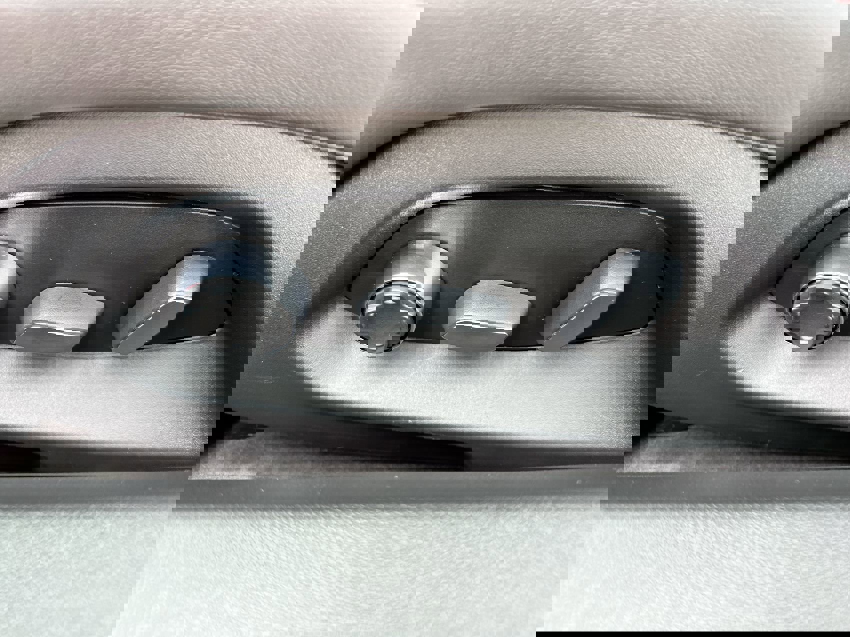 Used 2020 Chevrolet Corvette Stingray Premium Cpe w/ 3LT Preferred Equipment Group image 12