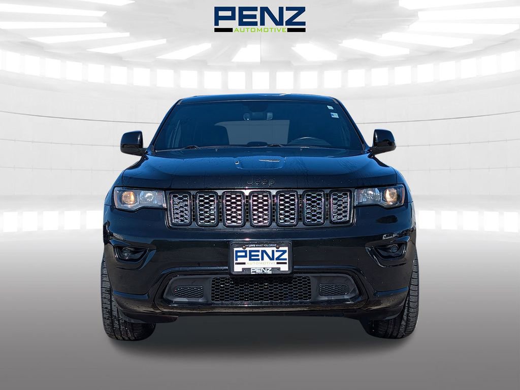 Used 2019 Jeep Grand Cherokee Altitude AWD/4WD image 2