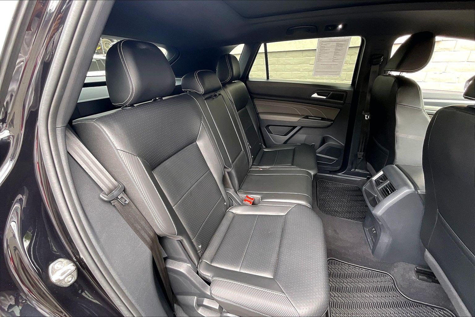 Certified 2022 Volkswagen Atlas Cross Sport SEL R-Line AWD/4WD image 26