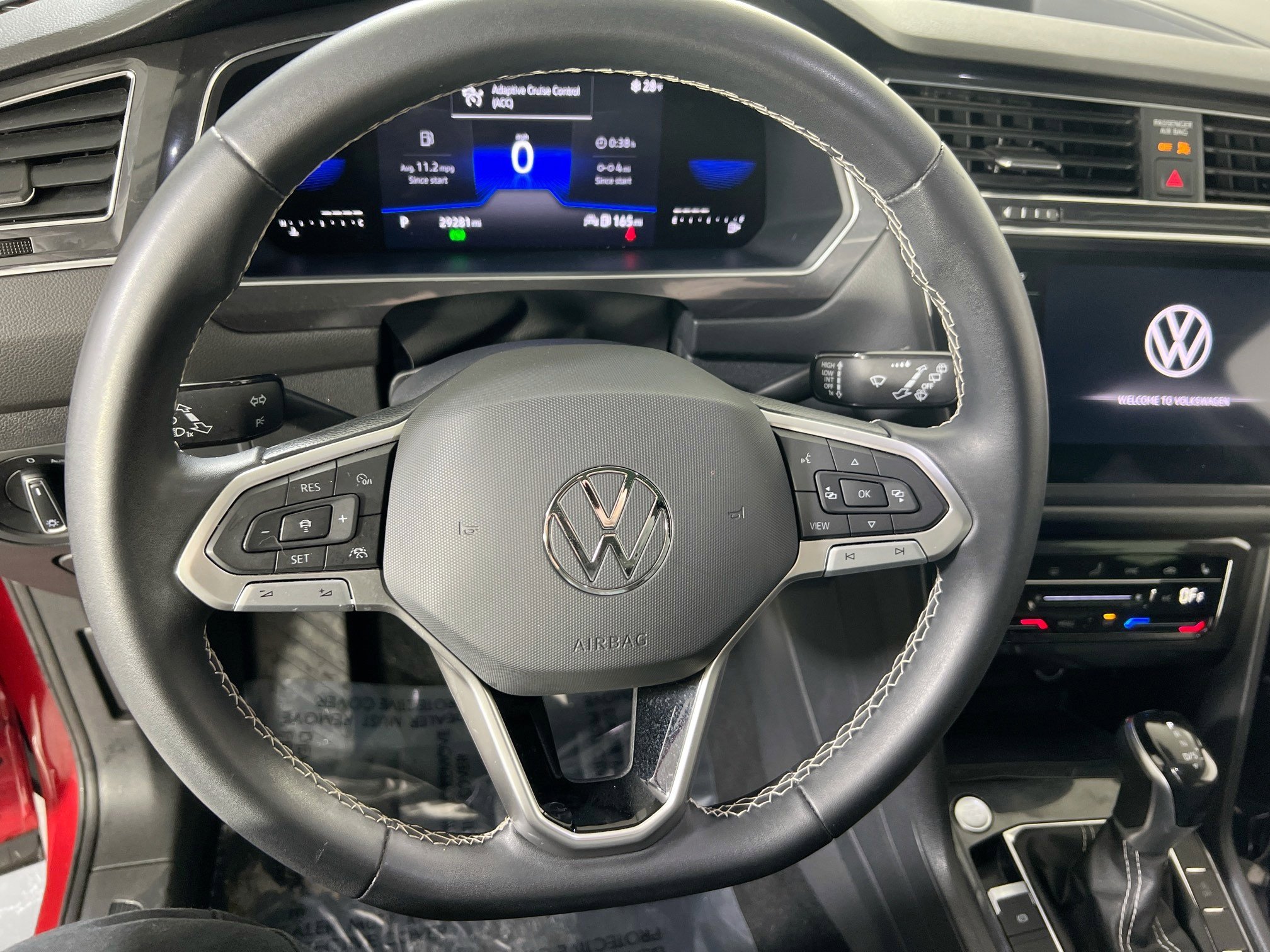 Used 2022 Volkswagen Tiguan SE image 11