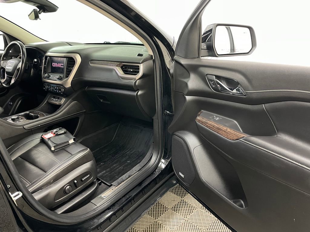 Certified 2021 GMC Acadia Denali w/ Denali Ultimate Package AWD/4WD image 33