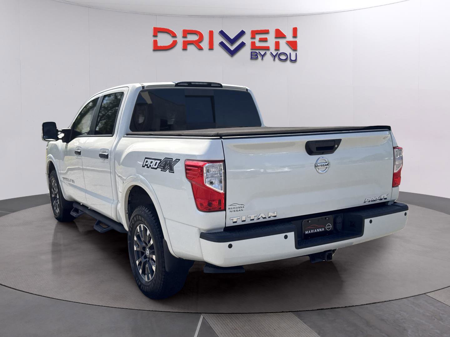 Used 2018 Nissan Titan PRO-4X w/ Pro-4x Convenience Package AWD/4WD image 3
