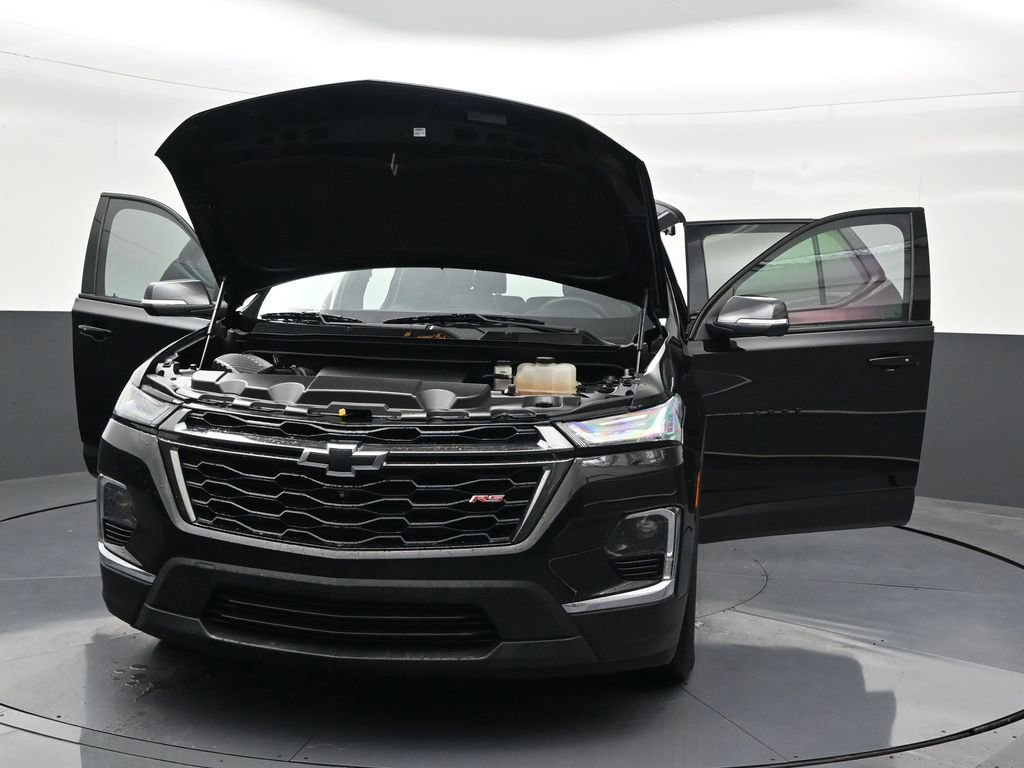 Used 2023 Chevrolet Traverse RS image 37