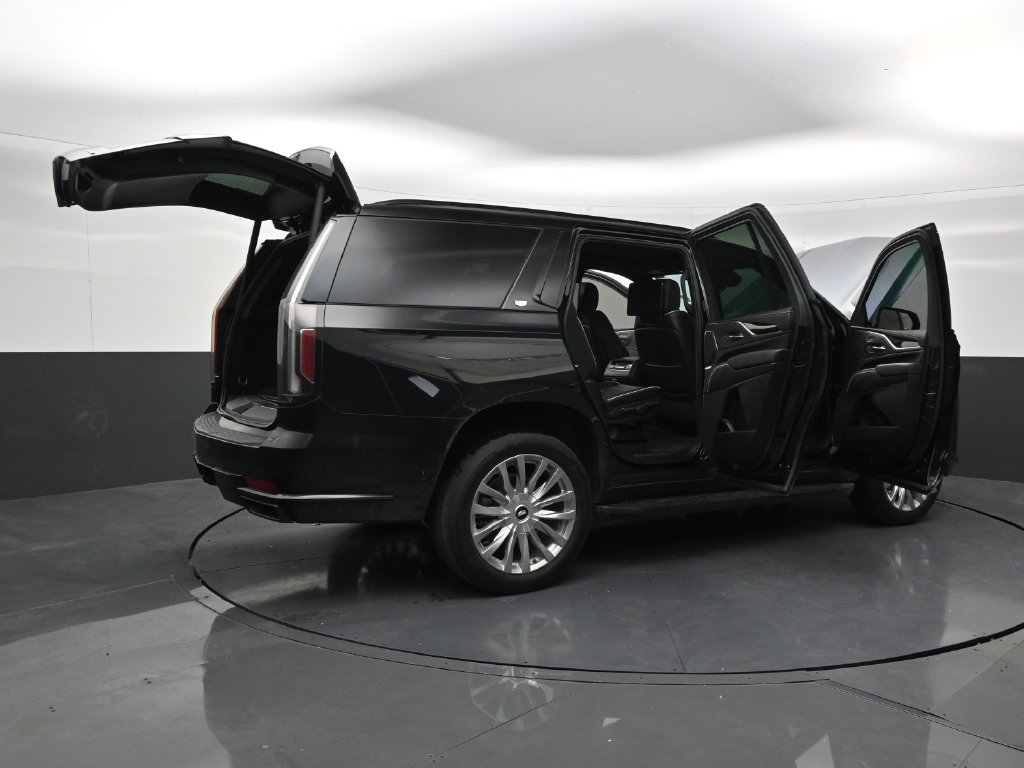 Used 2023 Cadillac Escalade Premium Luxury AWD/4WD image 27