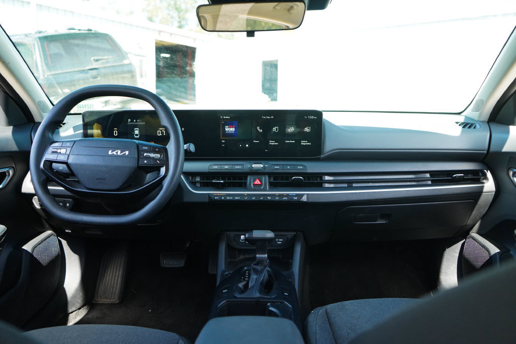 Used 2025 Kia K4 FWD image 10