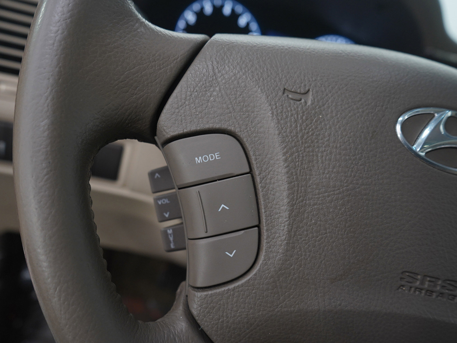 Used 2010 Hyundai Azera Limited image 23