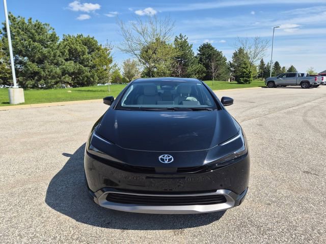 Used 2024 Toyota Prius XLE AWD/4WD image 2