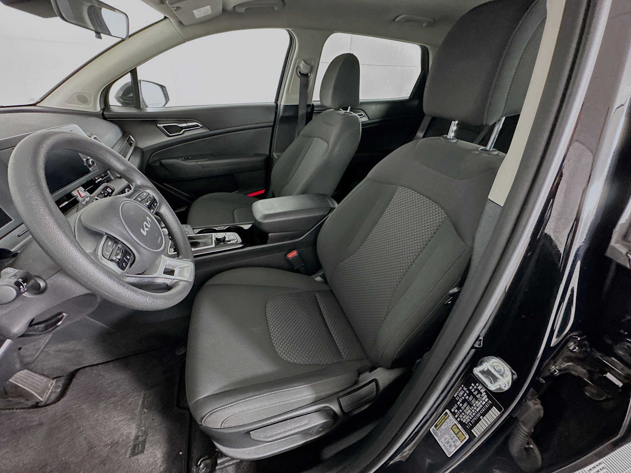 Used 2025 Kia Sportage LX image 13