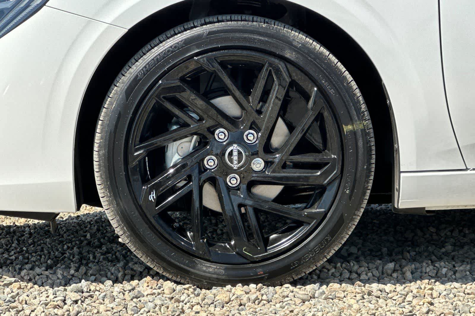 New 2027 Nissan Sentra SR FWD image 31