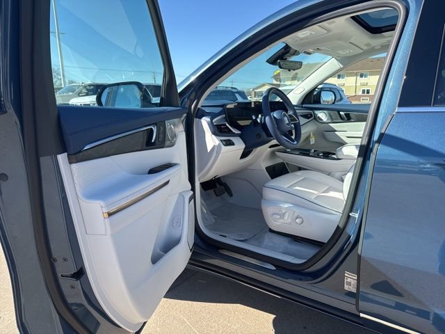 New 2026 Buick Enclave Avenir w/ Super Cruise Package AWD/4WD image 9